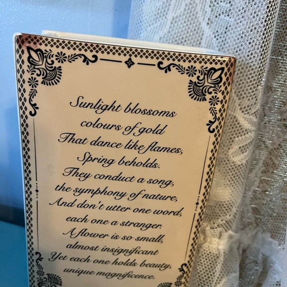 Book shape vase - Picture 2 of 4